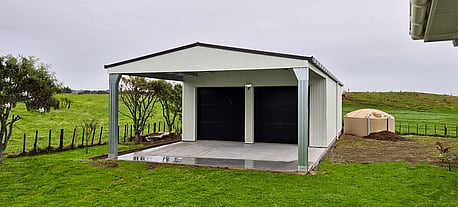 garage with open bay