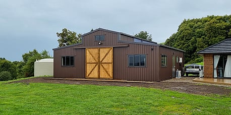 American Barn shed with barn doors