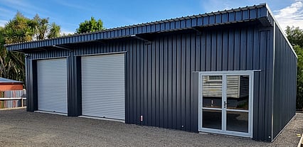 Monoslope enclosed shed