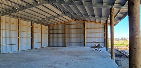 Clear span pole shed