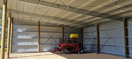 Monoslope pole shed