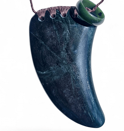  Genuine Hand Carved NZ Greenstone Pounamu Tooth Pendant