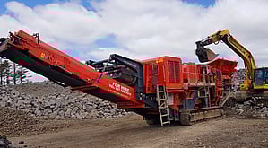 Terex J1175 Jaw Crusher crushing rock