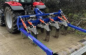 Erth Engineering - Irish built undersowers.