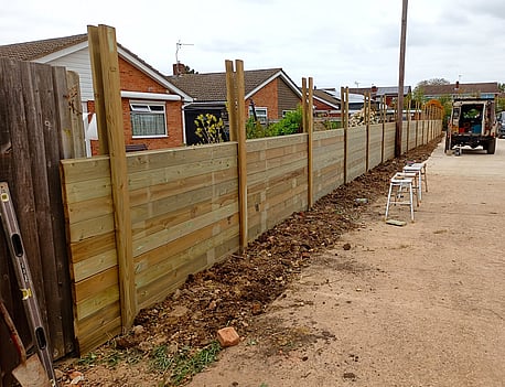 More T&G boards have been added. At this height you need to start putting the fixings in to add support for the posts.