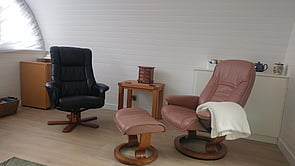 Deborah Winyard Clinical Hypnotherapist in Reading - Spacious Therapy Room with Stressless Chair