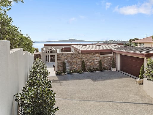 Street view of Takutai House, Half Moon Bay