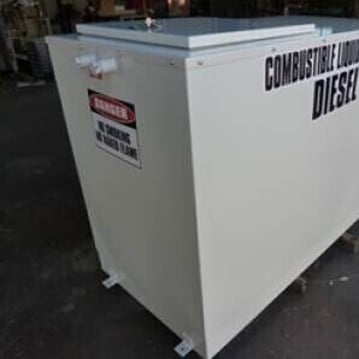 Petrol pump for the fuel tank