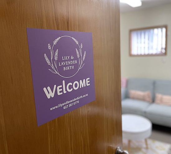 Vinyl door cling sign