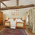 Walnut Cottage - twin bedroom