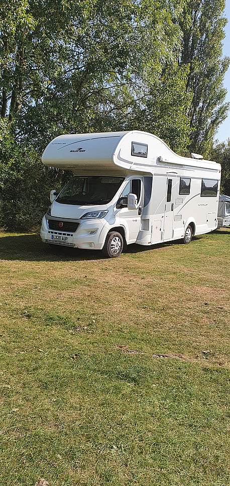 2020 6 berth 5 seat belts Auto roller 746, awning not included