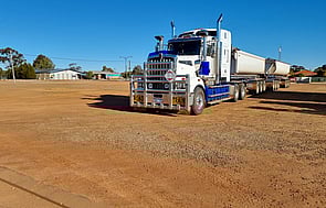 Large Vehicle Parking - Only 300m away is an area for large vehicles to park.  It's only a short stroll back to the motel.  Parking is on Currall St, opposite the roadhouse.