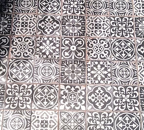 Chancel - 33 x 33 cm Availabe in two colours