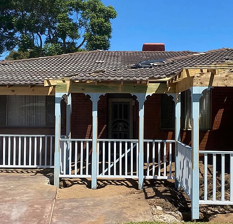 Design Pine Posts, Brackets, Ballustrade