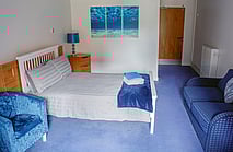 Guest Bedrooms & Lounges