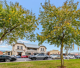 Yarragon Hotel across from the park
