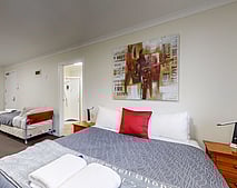 Queen Studio - Learn more