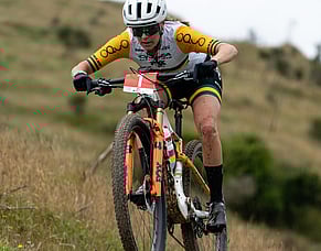 Double-double success for Henderson and Cooper in Oceania MTB