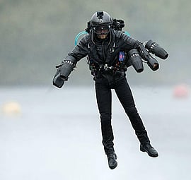 Creating a heads up display to assisting Human Flight