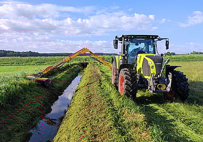 Reach Arm Mowers with Second Arm Extension in the KR-Z POWER Series