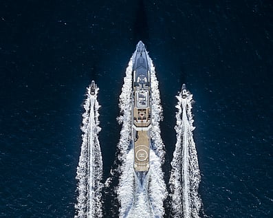 Superyacht Bold