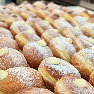 Pastry chef Tea Mamut 