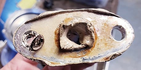 It is very important not to use excessive silicon if using either with a gasket or as the gasket, this can cause major restrictions