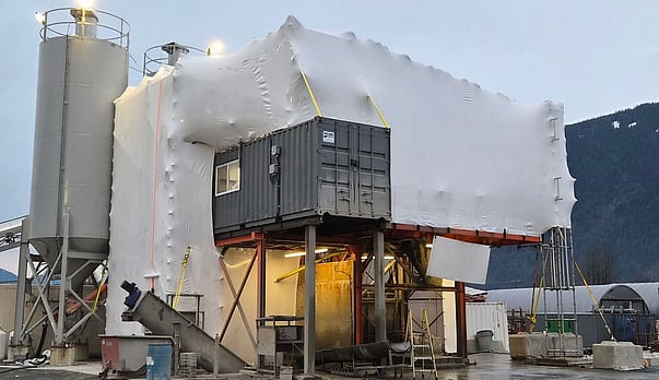 Dual-Purpose Containment: Heat Retention + Dust Control