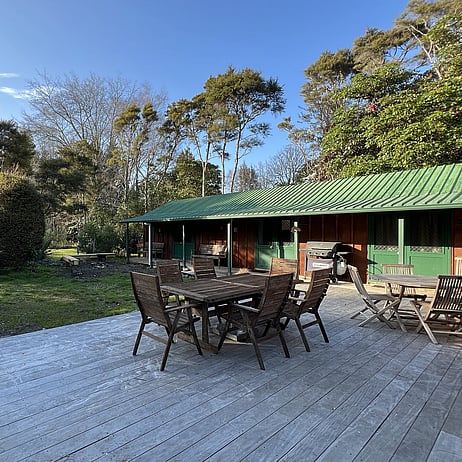 Turangi BnB deck and outdoor seating