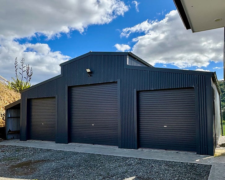Homestead shed in dark exterior cladding by Coull Builders, Otorohanga.