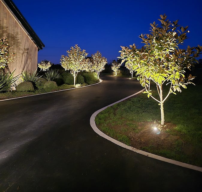 Outdoor lighting installation