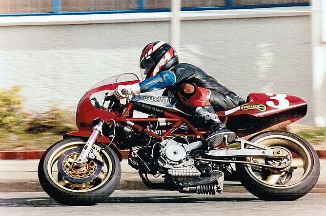 The TT2 adopted Roberts&rsquo; underslung rear suspension. Rob and Pav kept it in front of the two-strokes in F2.