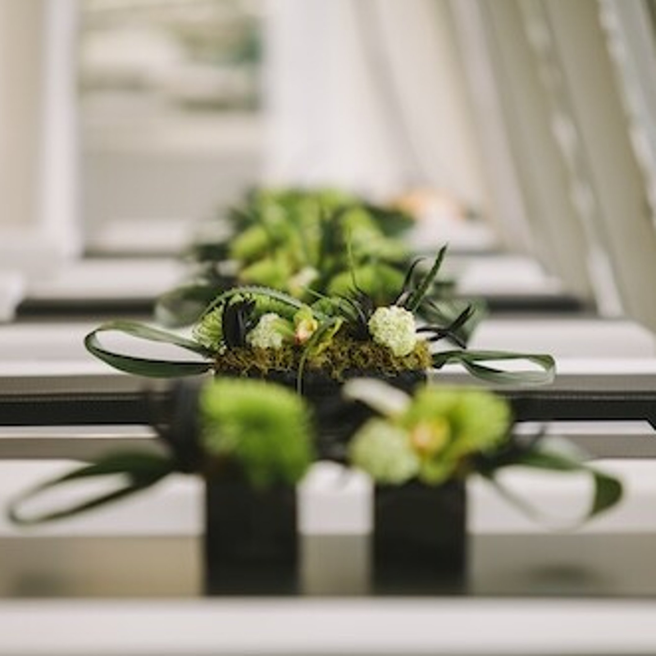 Custom table decoration designed and organised by Little Big Events.