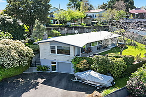 SOLD - 21 Ranui St, Dinsdale$885,000
