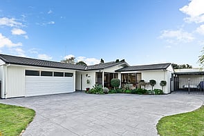SOLD - 14 McMeekan Ave, Chedworth$650,000
