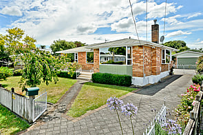 SOLD - 9 Liston Cres, Hillcrest$550,000