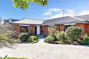 SOLD - 2 Farnah Green, Flagstaff$959,000