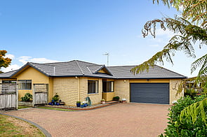 SOLD - 38 Callum Brae Dr, Rototuna$950,000