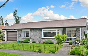 SOLD - 14 Flynn Rd, Hillcrest$435,000