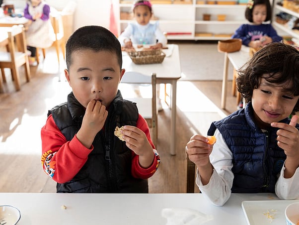Koru Montessori food time