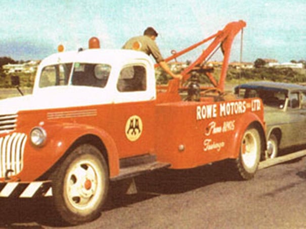 Rowes towing truck