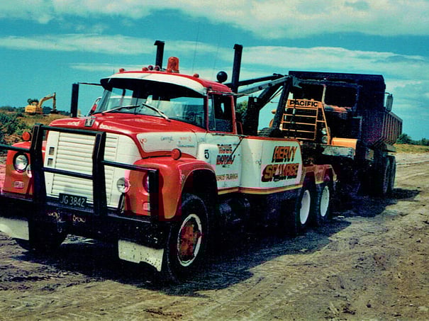 Rowes towing truck