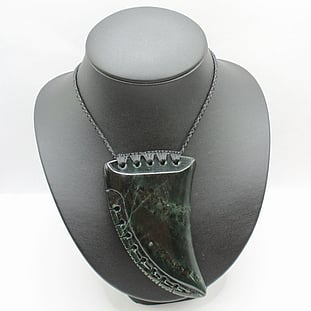 Pounamu Niho Tooth Necklace