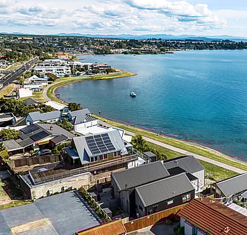 Lakefront accommodation in Taupo, New Zealand