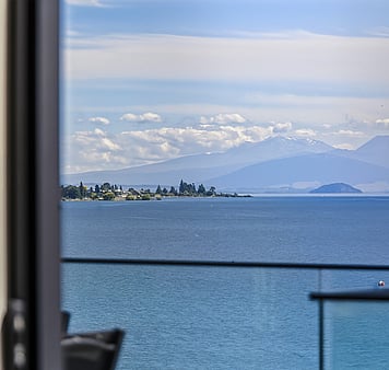 Large deck and dining in the upper terrace accommodation 