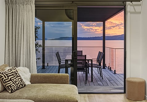 Modern Design Unit - Lakefront Accommodation - Taupo New Zealand