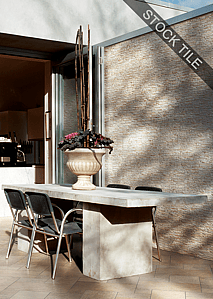 Pav&eacute; Wall House