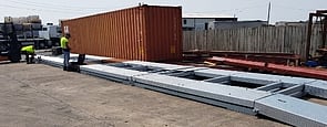 4 Deck - Size:•4 x 4m long x 2.9m wide decks giving 16m total length.•Spacers between decks (live or not) can be added to increase length to 18m, 20m or 22m.Capacity:•60,000kgs for four decks.Load Cells:•4 x 10ton shear beams per deck.•IP68 Protection rating.