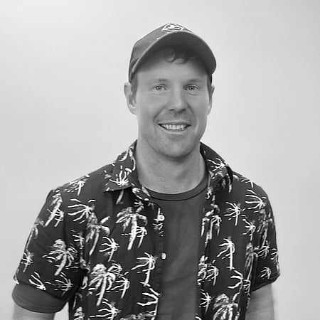 Brett Crossan, the lead physiotherapist and director of Logic Physiotherapy. A dedicated professional with extensive educational background and a passion for personalised patient care, focusing on mechanical diagnosis, therapy, and ergonomics