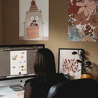 Image of Kelly working in her studio. Creative Box. Te Awamutu, Waikato, New Zealand